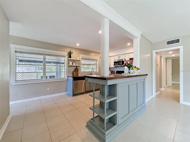 Living Room/Kitchen/Dining