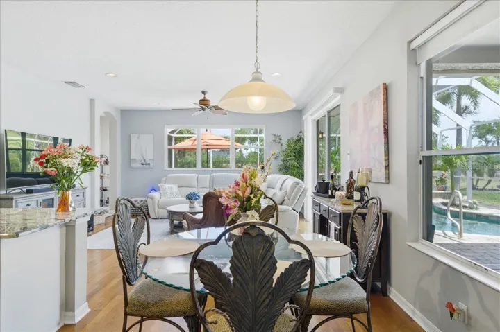 Eat-in kitchen