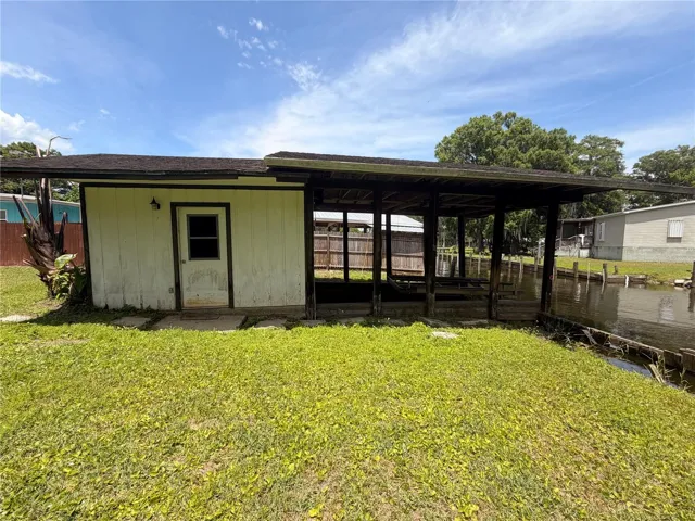Storage Shed/Boat House w/Lift