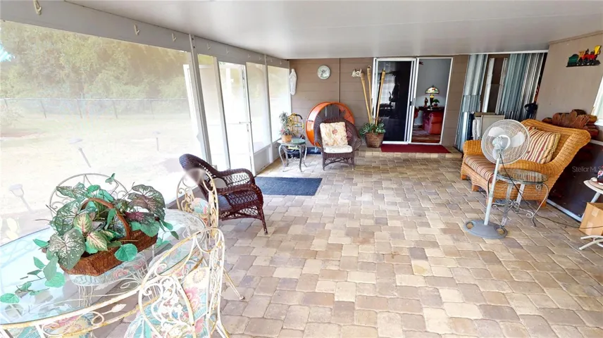 Spacious Lanai