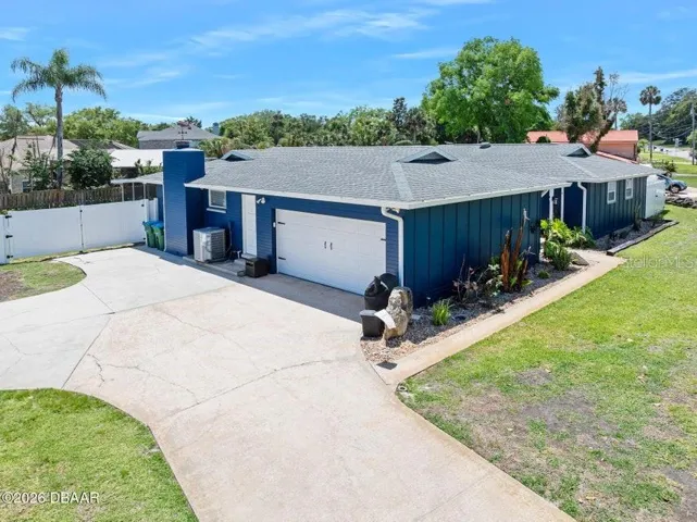 Plenty of Driveway with Double Gates for RV or Boat Parking