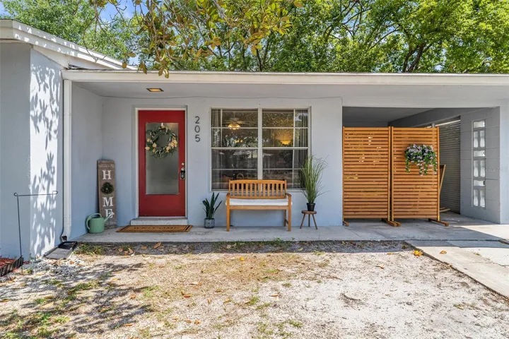 Single family home, sturdy Concrete Block Construction!