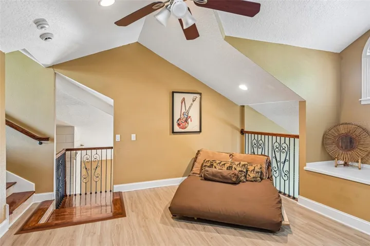 THIRD FLOOR LOFT BONUS ROOM