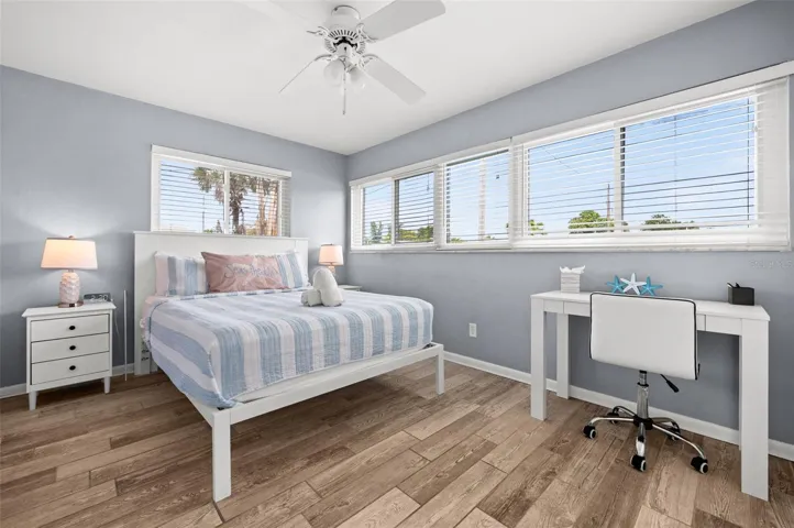 2nd bedroom has lots of windows