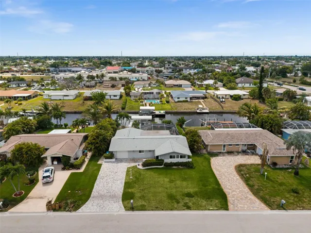 Welcome to 3014 SE 17th Avenue