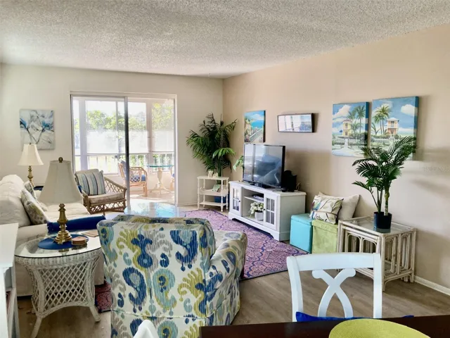 Attractive living room