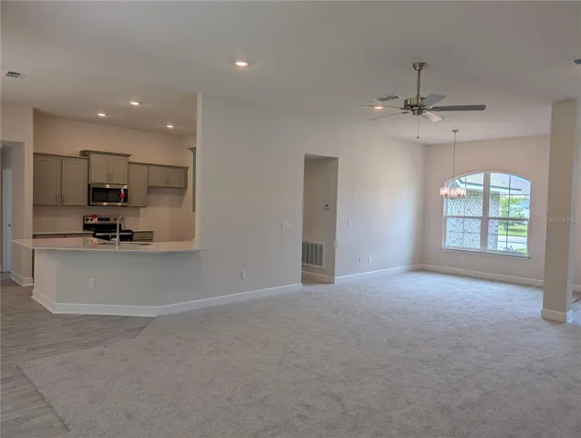 LIVING / DINING