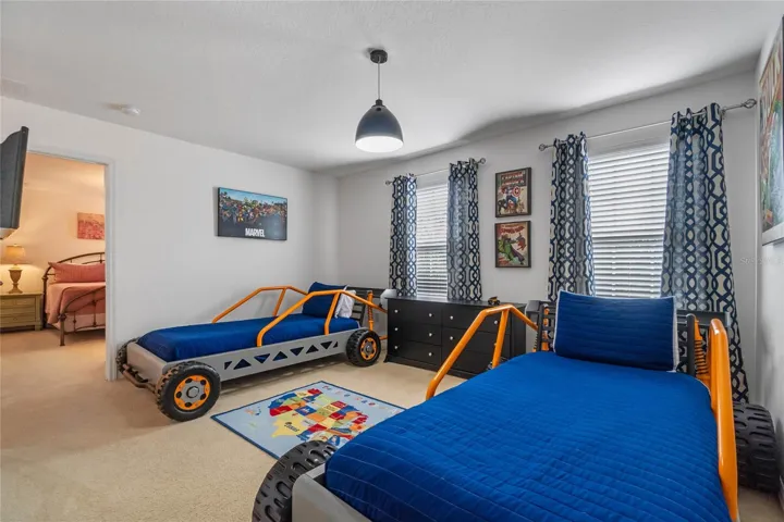 2 Twin Beds