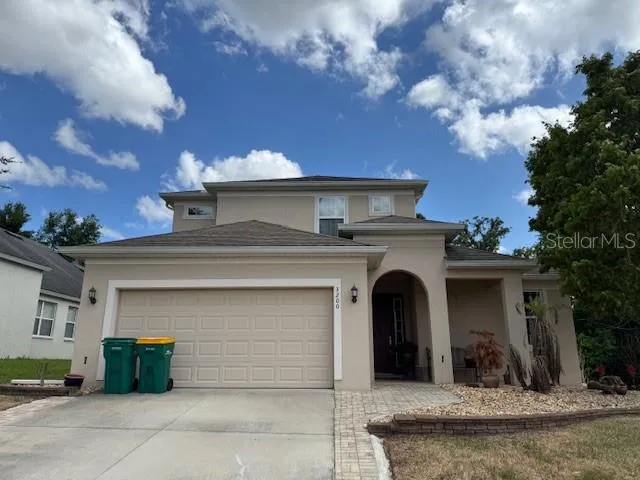 4 Beds 3.5 Ba 2700 SqFt
