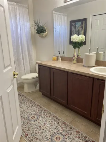Bathroom 2 - upstairs