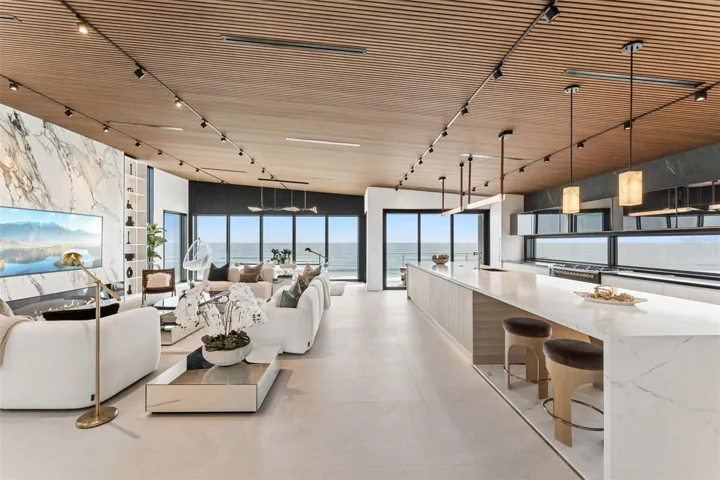 3rd floor living and entertaining space with sweeping Ocean views.