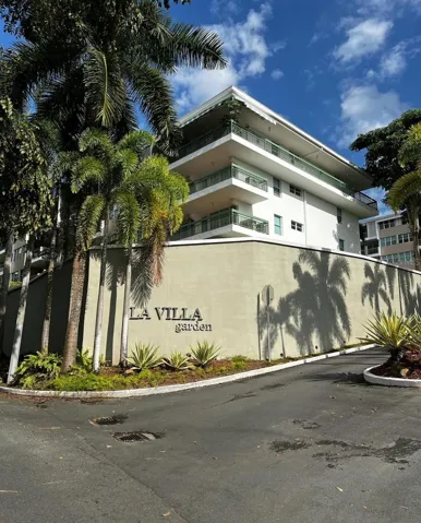 Main entrance to LVGA!