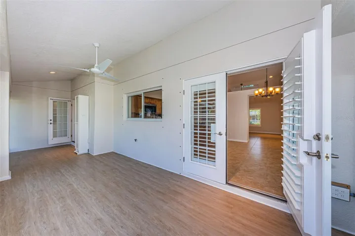 Sunroom/Florida room/flex space