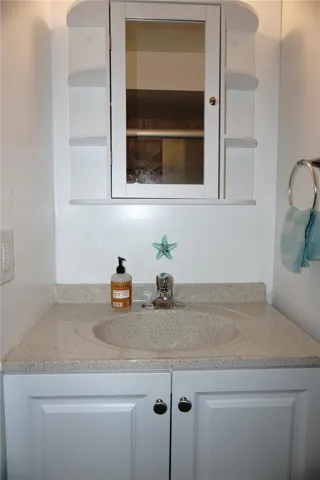 Main Bath Vanity