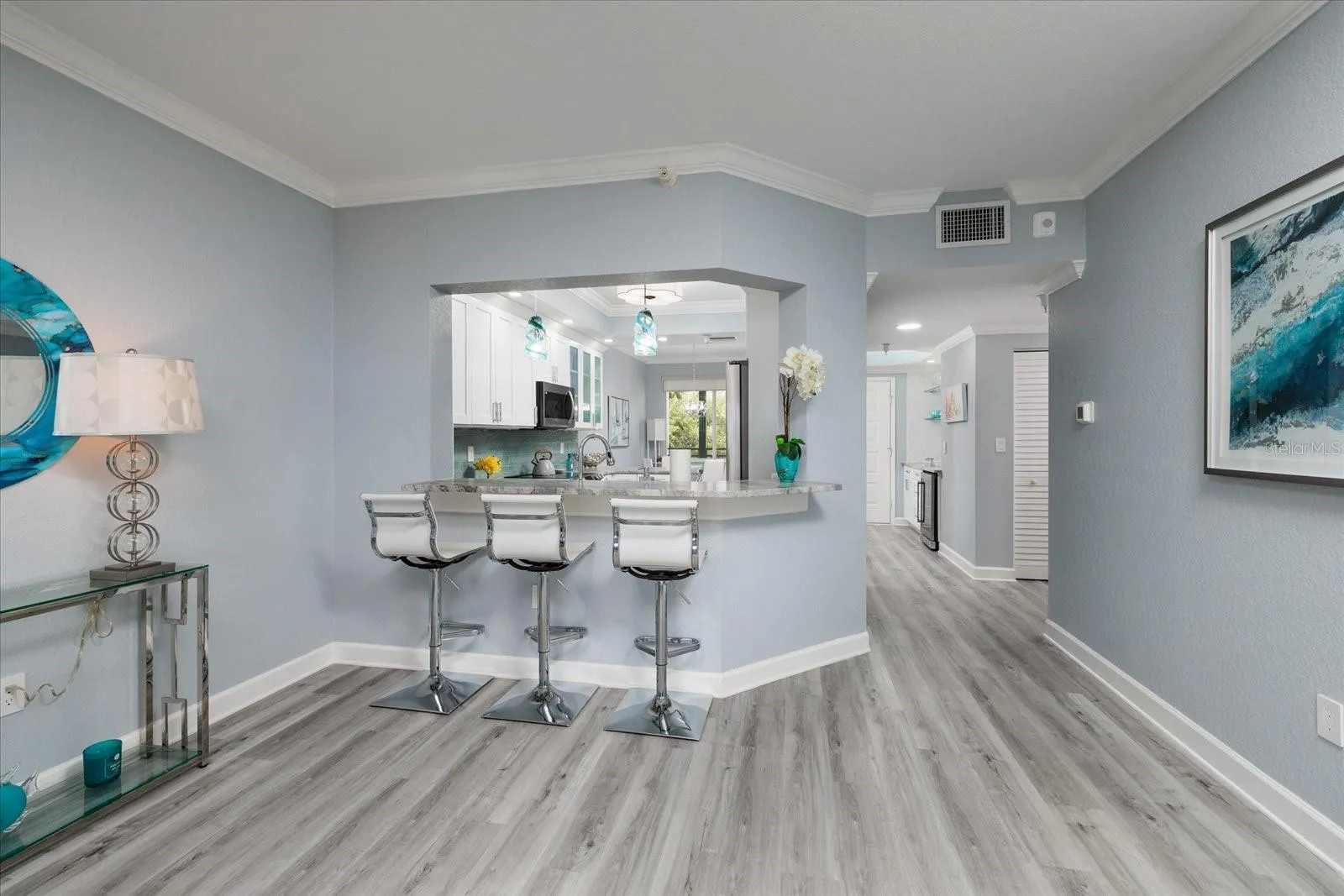 Snack Bar with Barstools