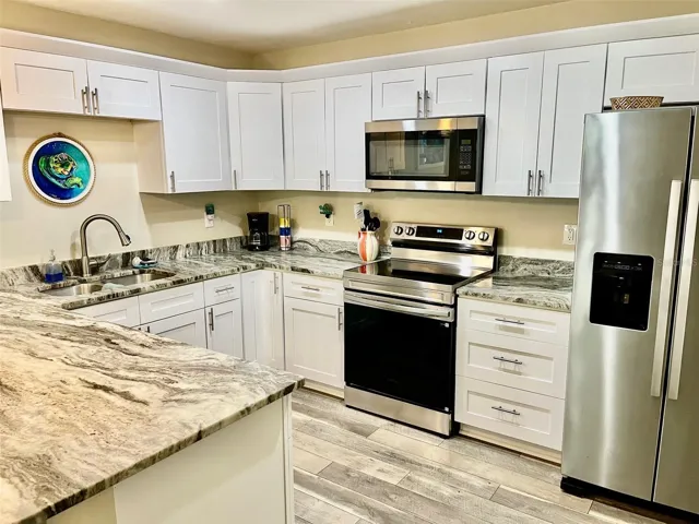 Nicely appointed kitchen
