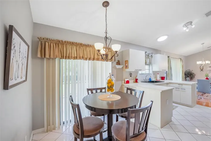 Eat in area of Kitchen