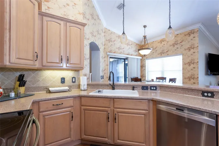 Spacious porcelain sink
