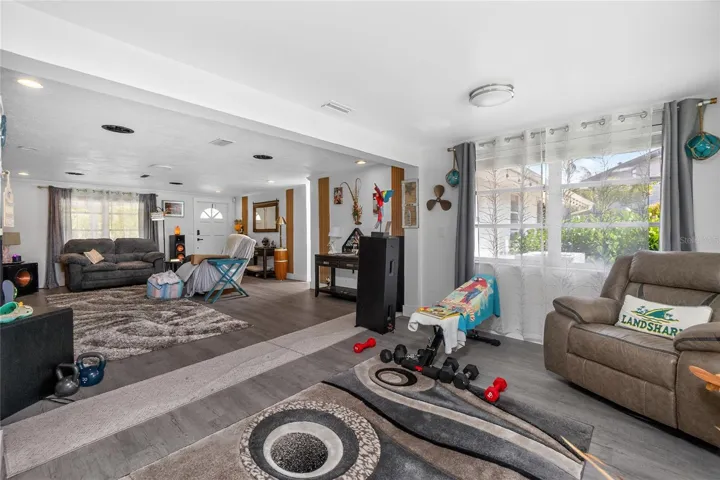 Use as den or dining room