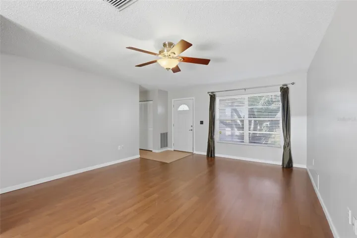 living room and dinging room combo