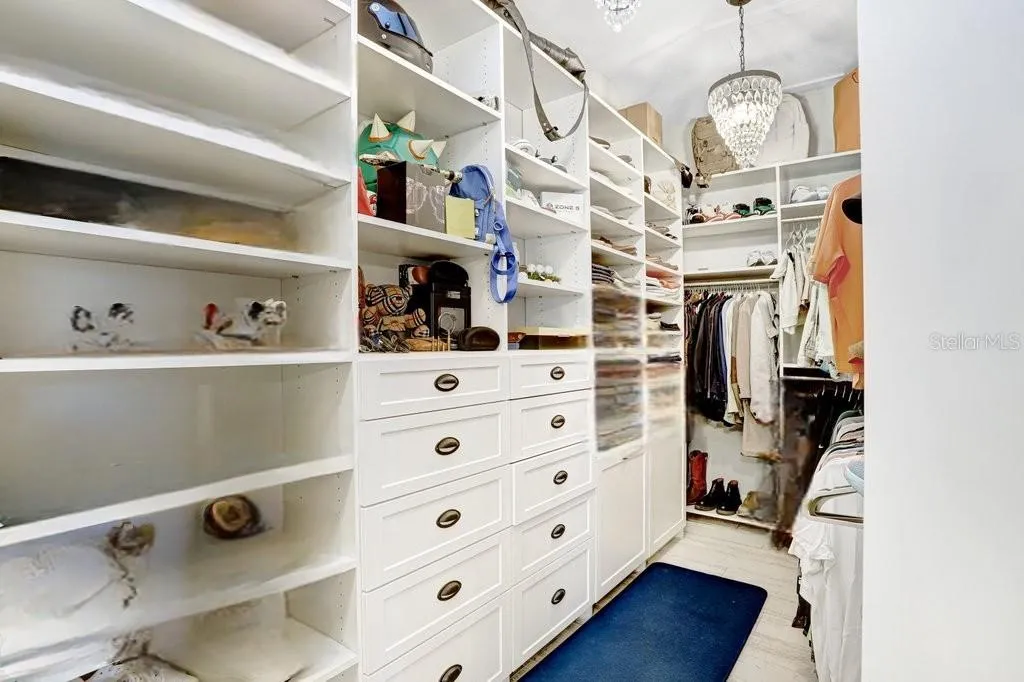Customer Mbath Closet