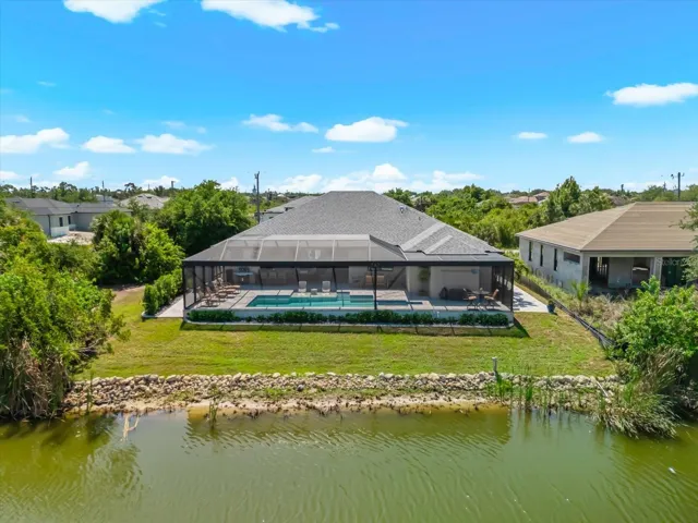 Private Waterfront Paradise