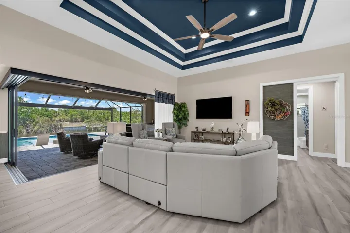 Zero-Corner Sliding Doors