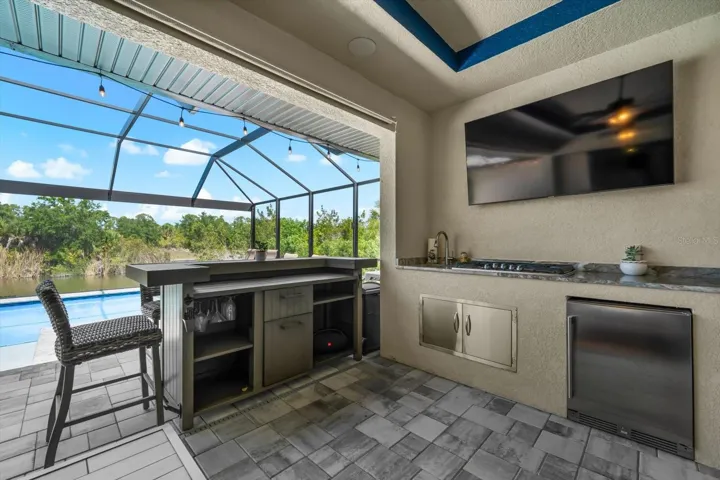 Fully Equipped Outdoor Summer Kitchen