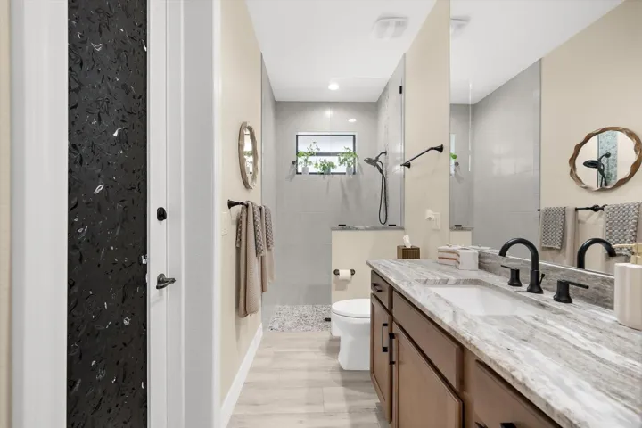 Exceptional 3rd Bath With Lanai Access!