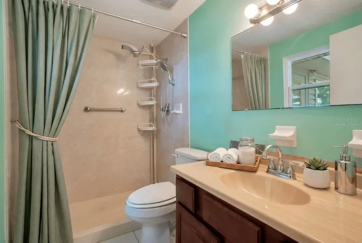 Primary Bathroom (Virtually Staged)