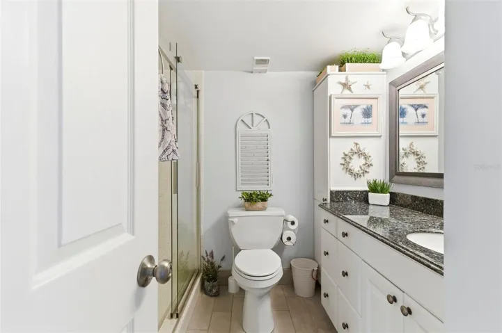 Bath in hallway