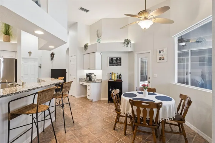 Eat in Kitchen area