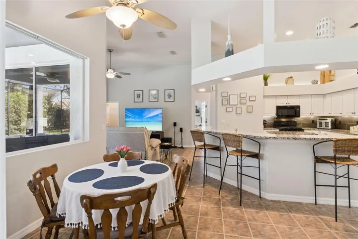 Eat in Kitchen area