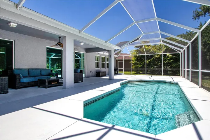 Lanai & Pool
