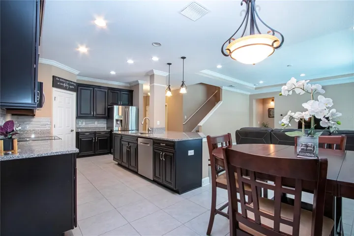 Kitchen & Dinette area