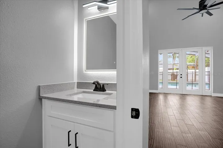 half bath down stairs