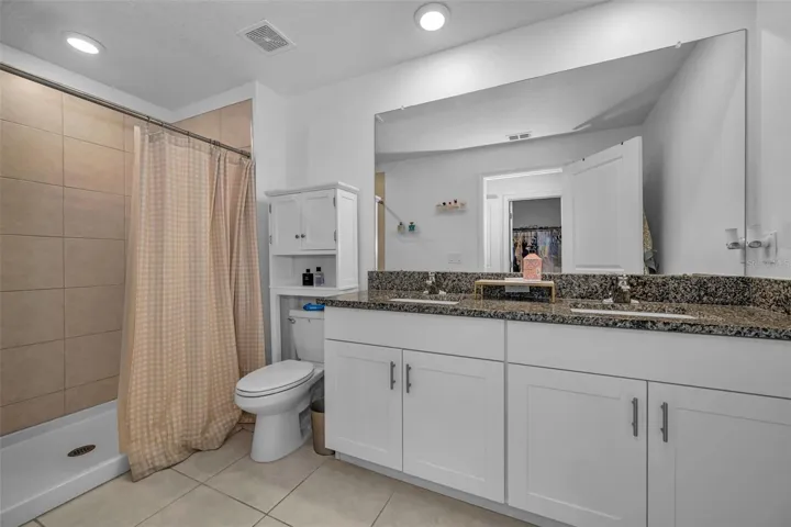 Primary En Suite Bath