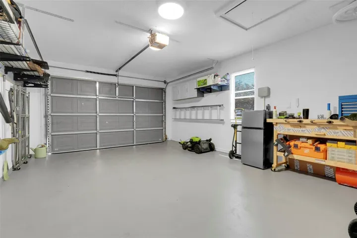 1 CAR OVERSIZE GARAGE