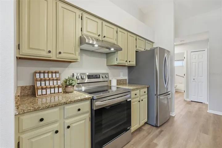 KITCHEN/HALL  VIEW