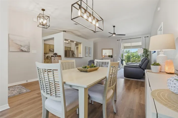 DINING /LIVING ROOM
