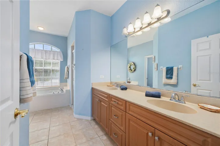 Primary bath, corian molded dual sinks