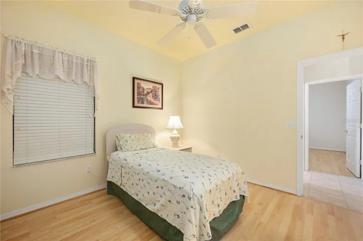 Guest bedroom, ceiling fans in bedrooms