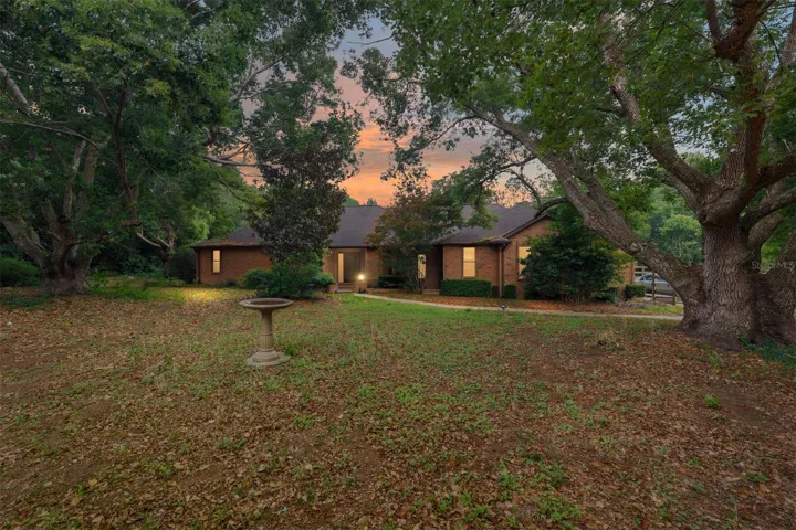 Welcome HOME to Timberwood!