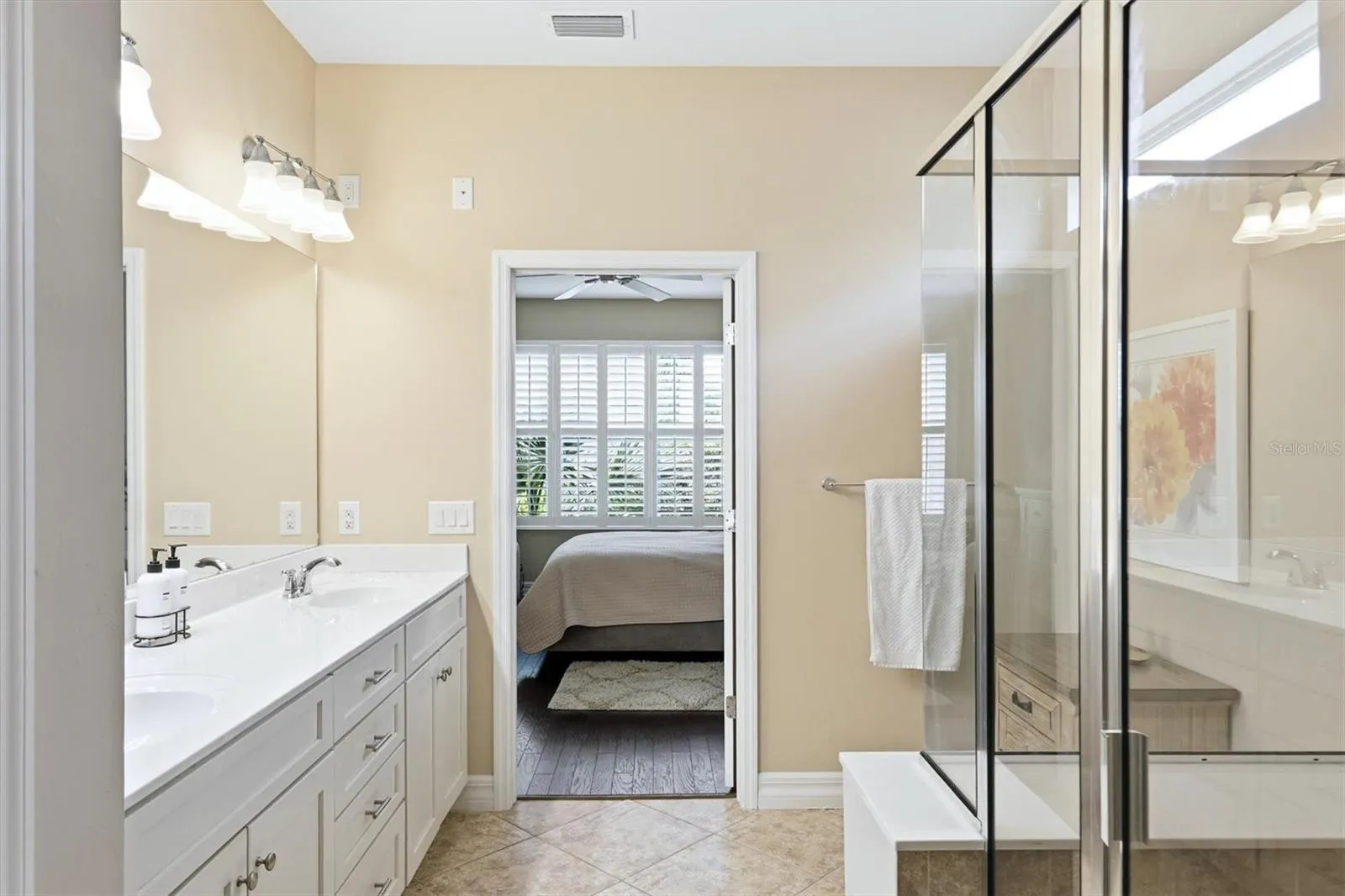 Master En-Suite Bathroom