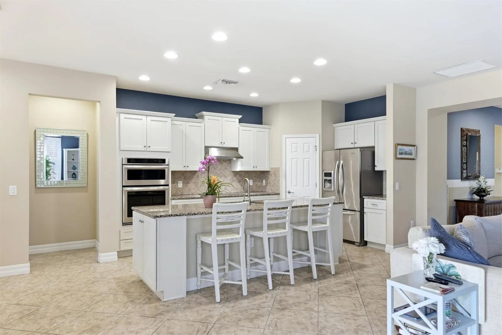 Kitchen/Island