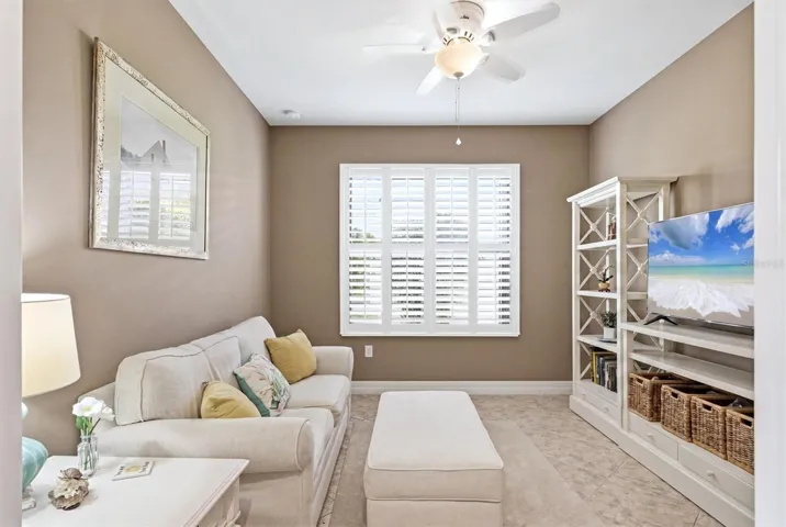 Bonus Room/Den/ Office