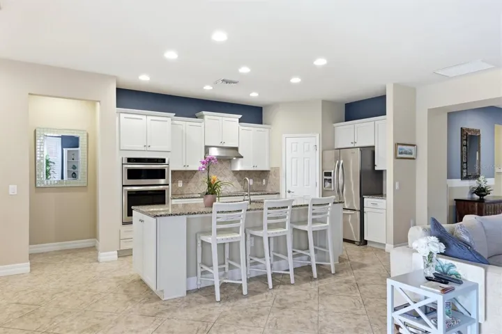 Kitchen/Island