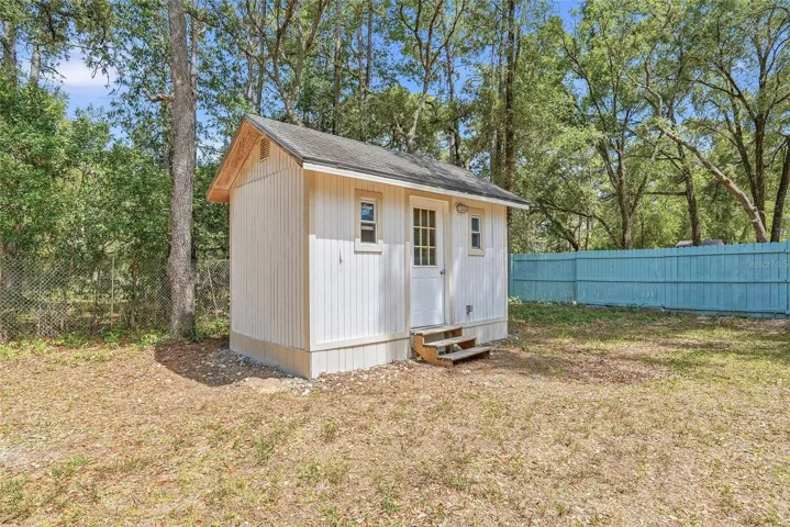 Shed for storage/workshop- has power!
