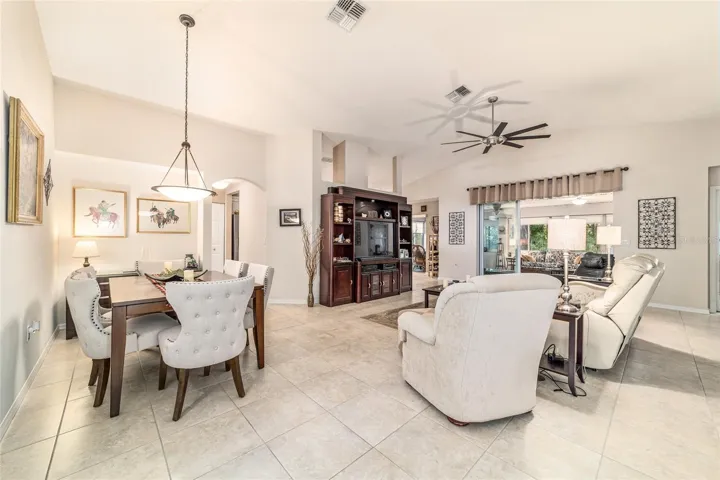 Dining room to the left
