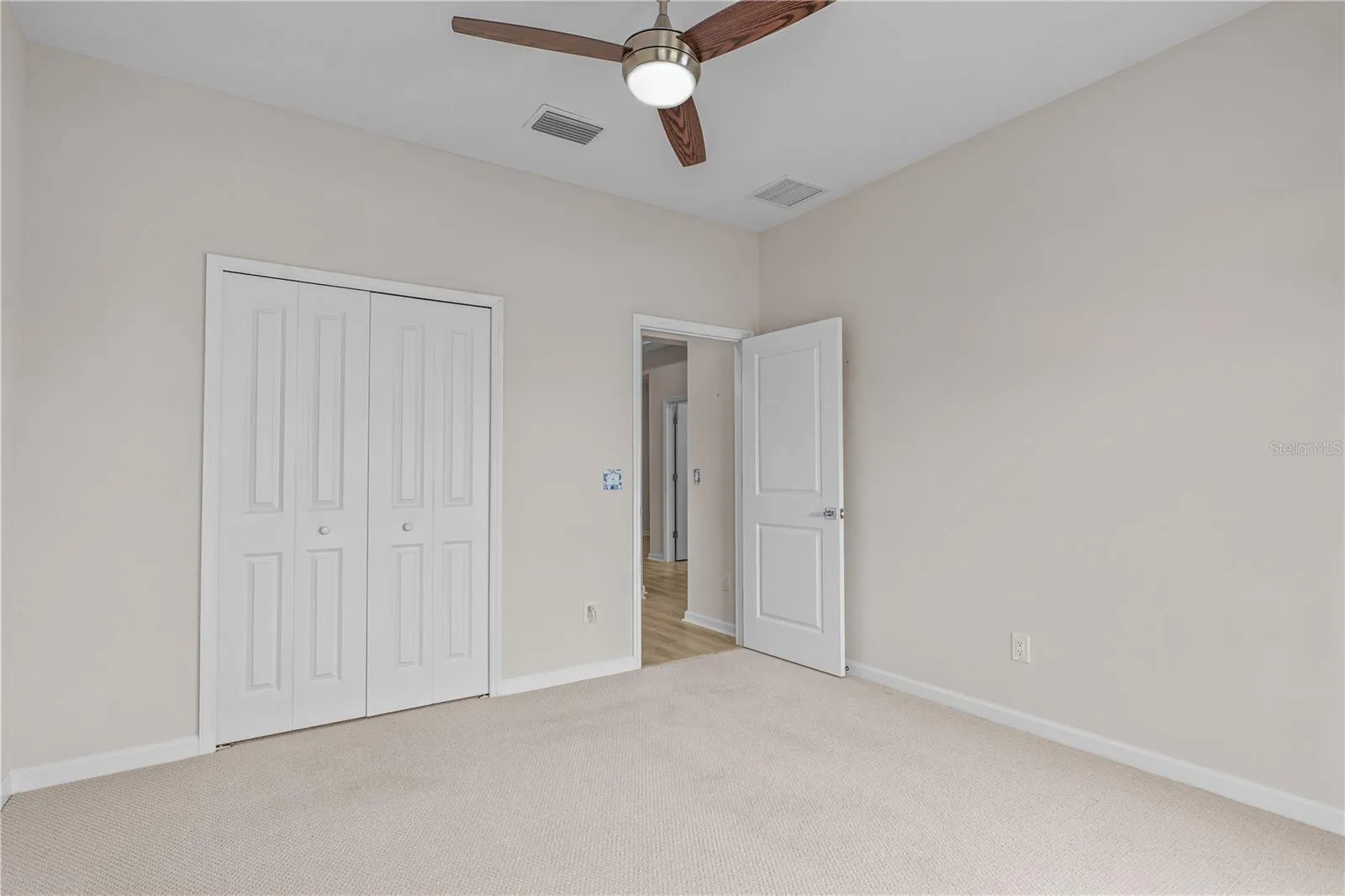Split Bedroom Design for Privacy
